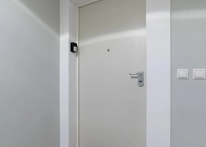 Old Town Comfort By Bookinghost